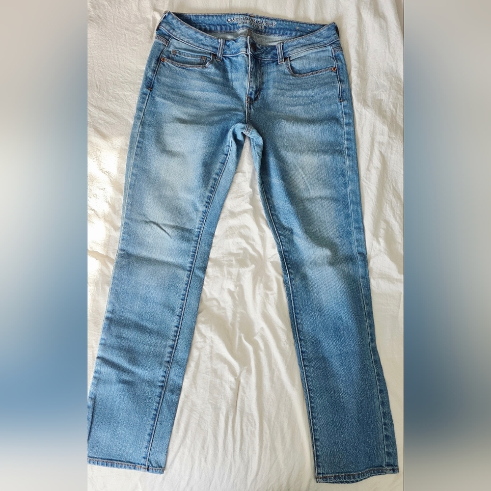 American Eagle Indigo Loose Skinny Jeans 10
